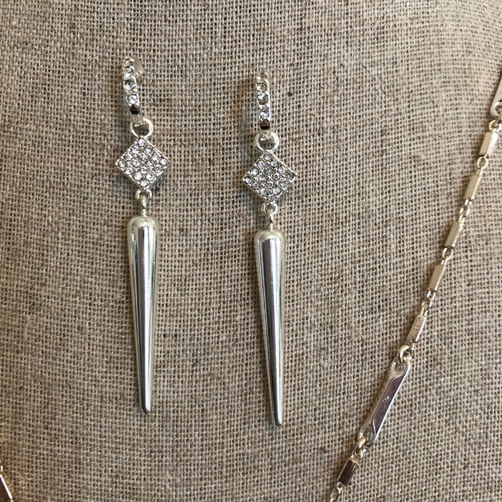 Bundle: 2 in 1: Silver pendant & earrings